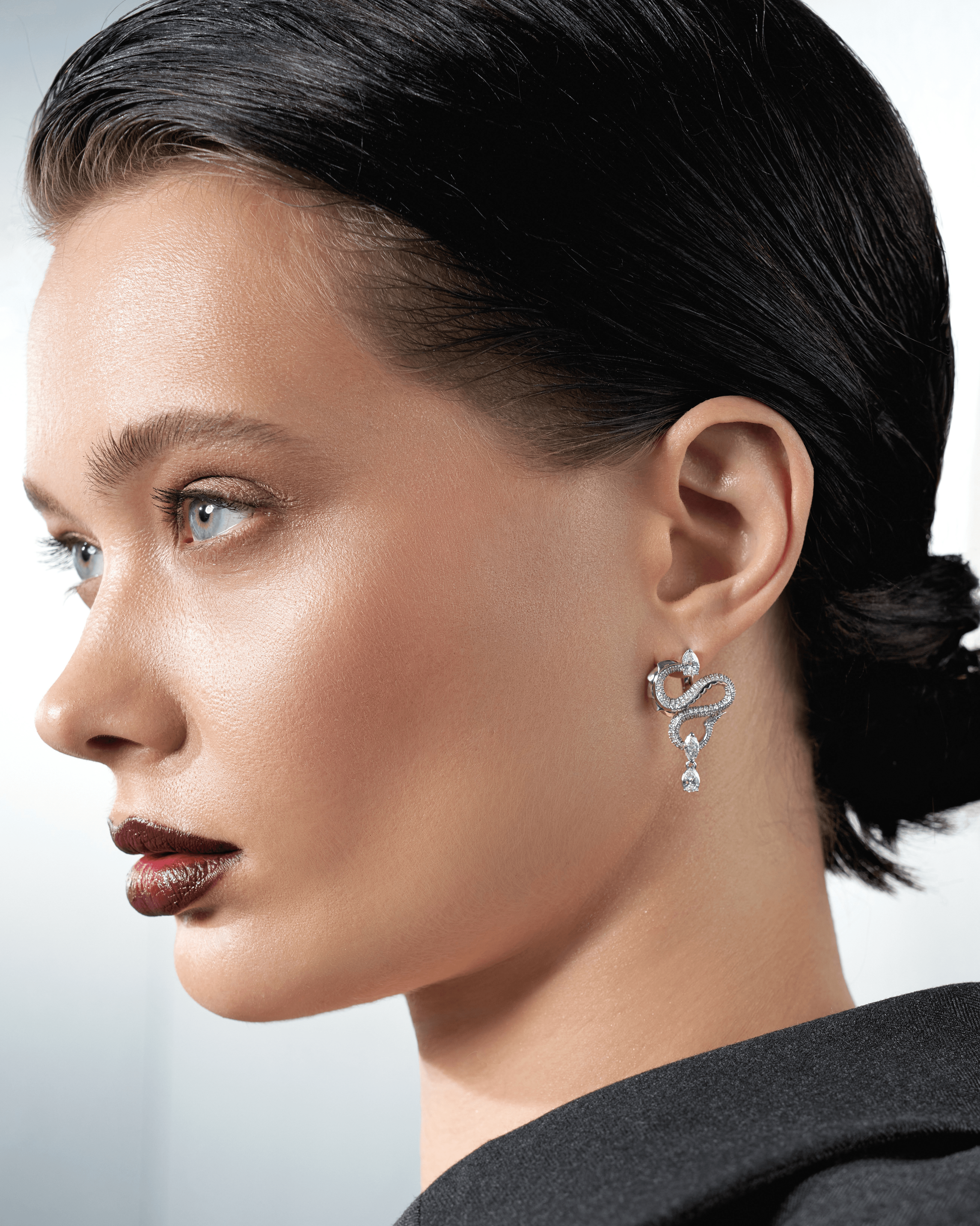 "HYDRA" DIAMOND EARRINGS / 2.795 CTW
 18K White Gold