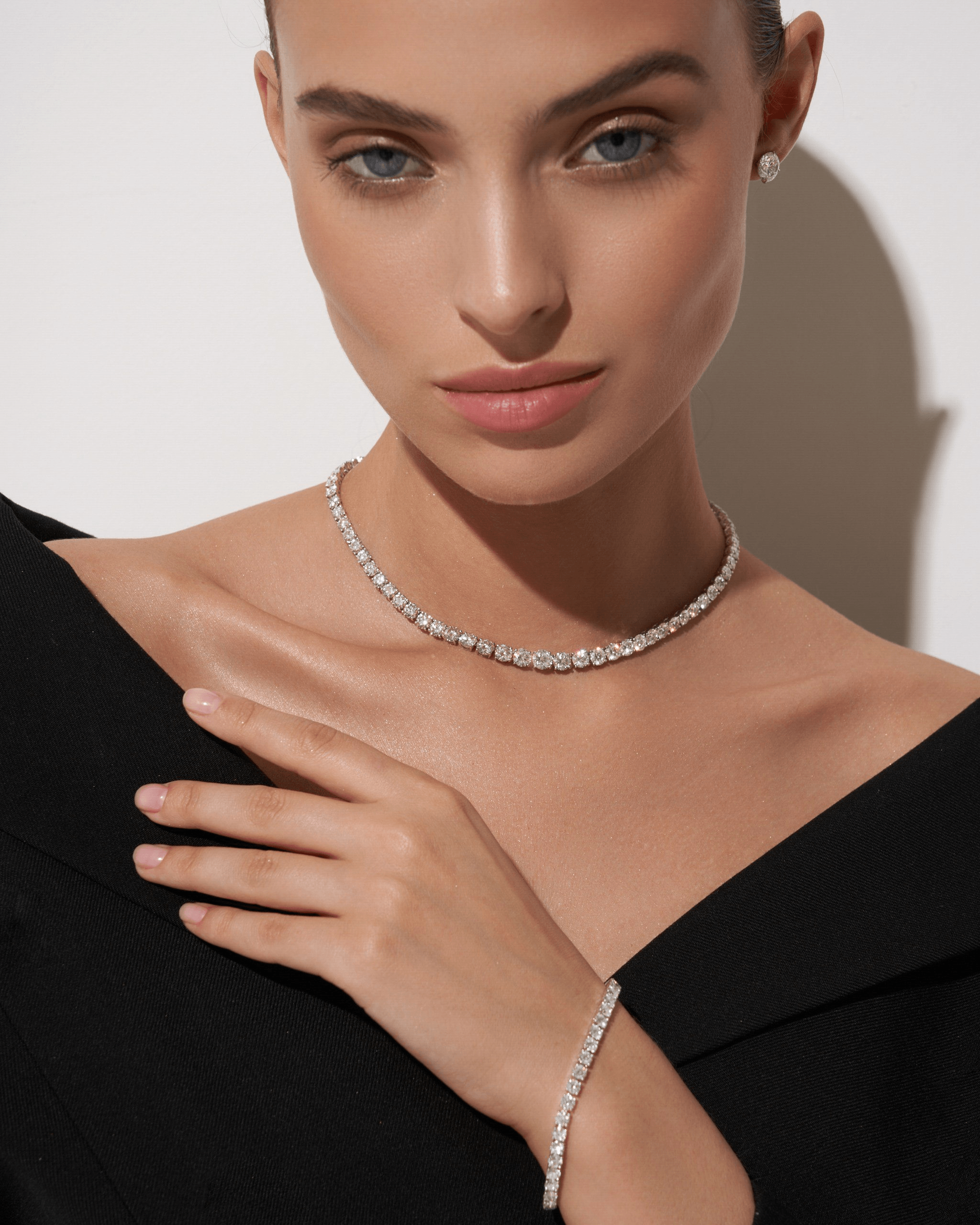 TENNIS NECKLACE / 28.729 CTW
 18K White Gold