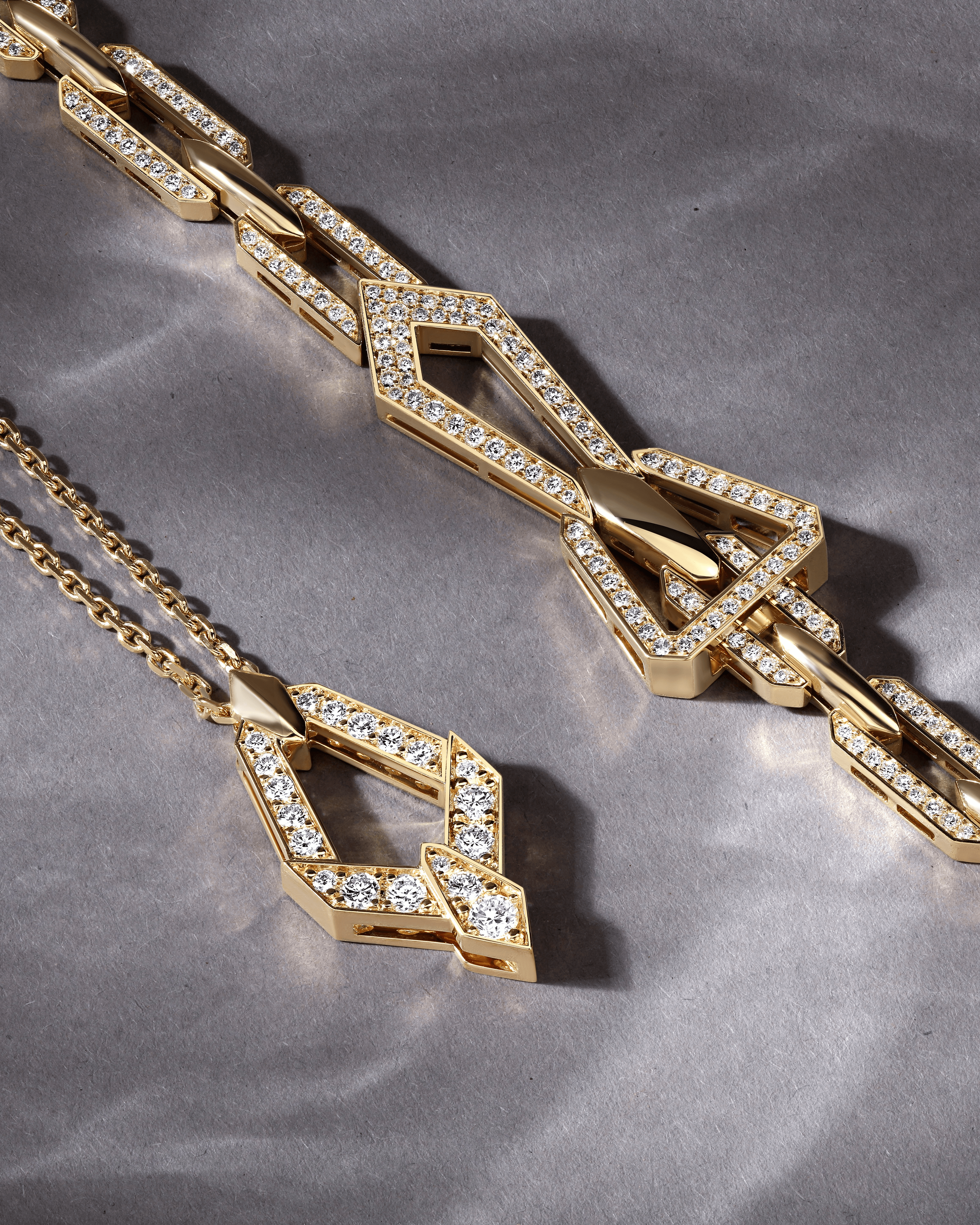 "ROCKET" DIAMOND PENDANT  / 0.584 CTW
 18K Yellow Gold