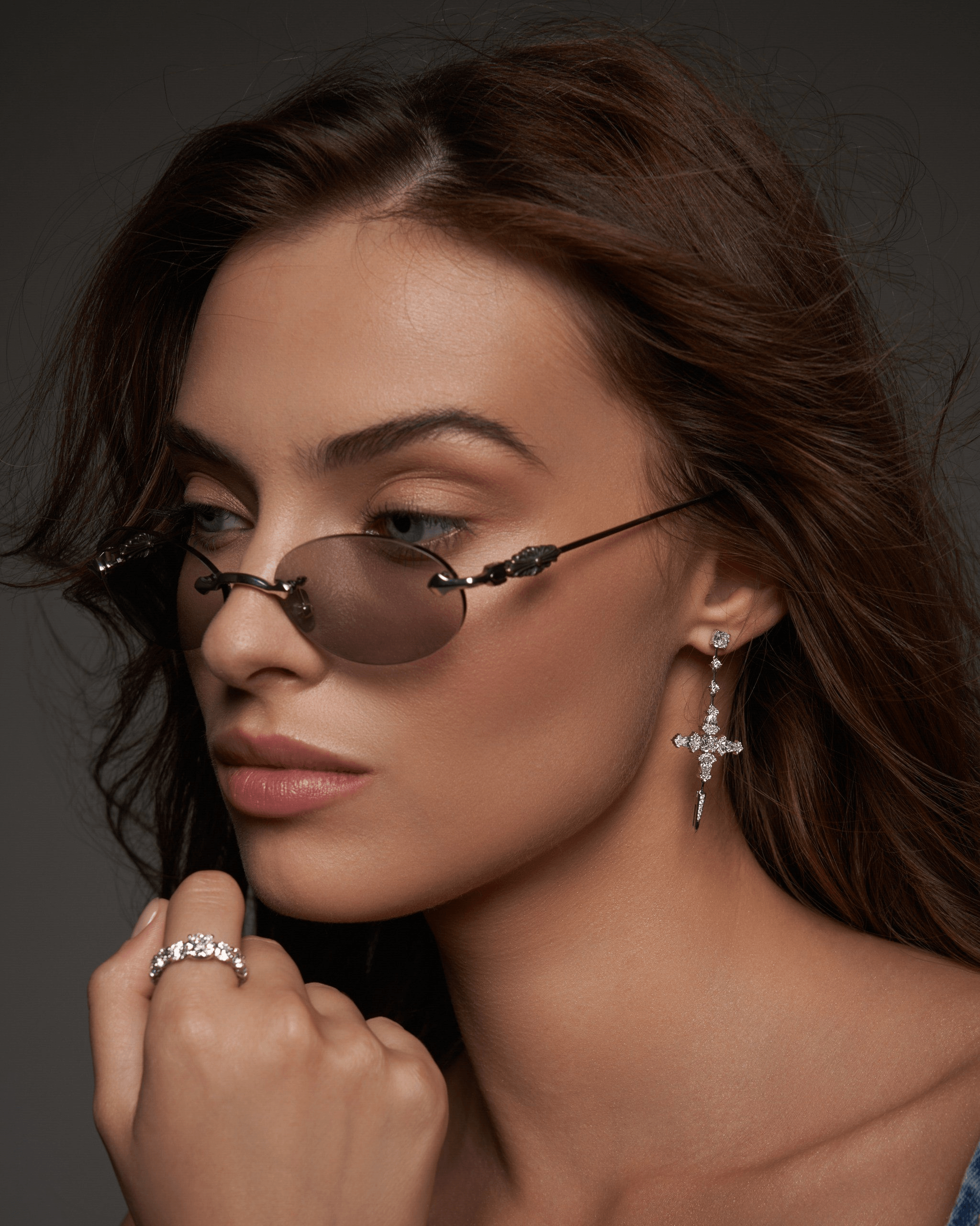 "MONO CRUX" DIAMOND EARRING/ 1.97 CTW
 18K White Gold