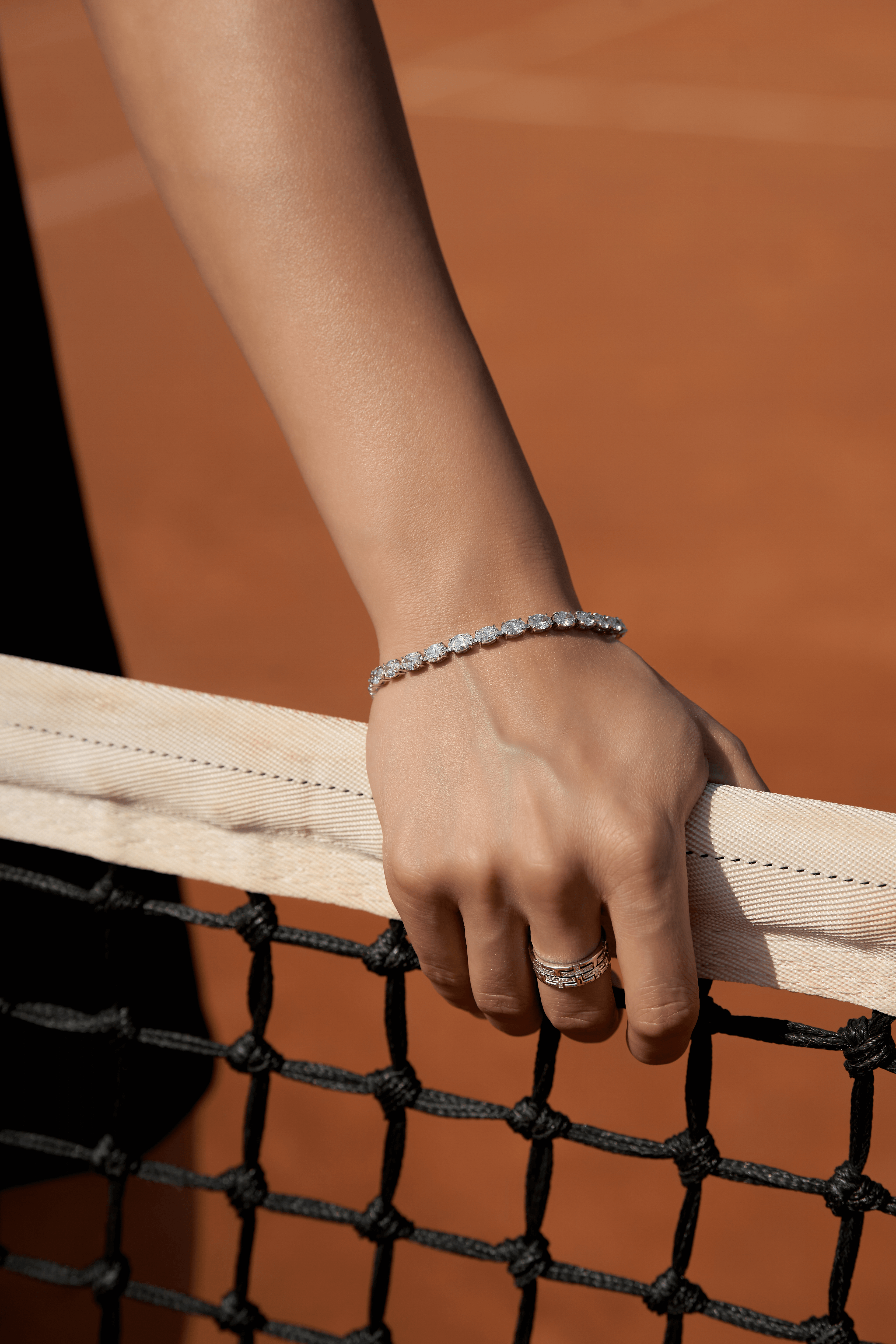OVAL TENNIS BLACELETE
13.405 CTW 18k White Gold