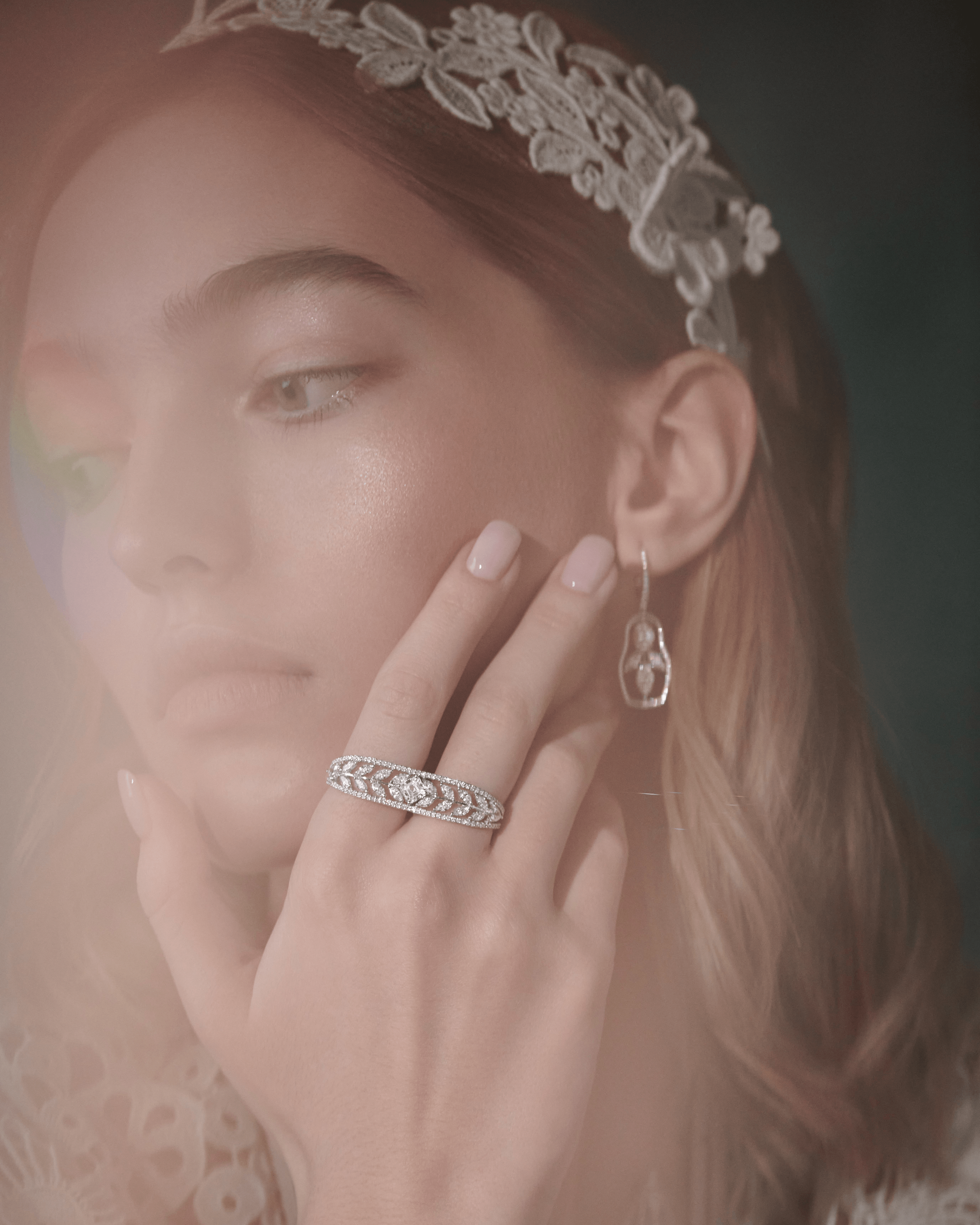 "THE EAR" DIAMOND DOUBLE RING / 3.57 CTW
18k White Gold