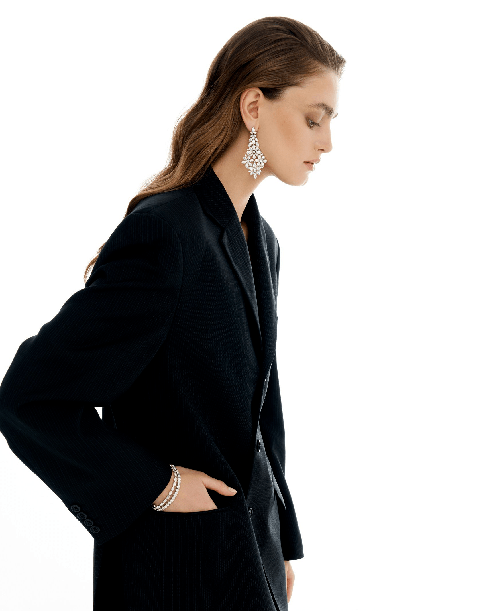 "ARA" DIAMOND EARRINGS / 40.55 CTW
18K White Gold