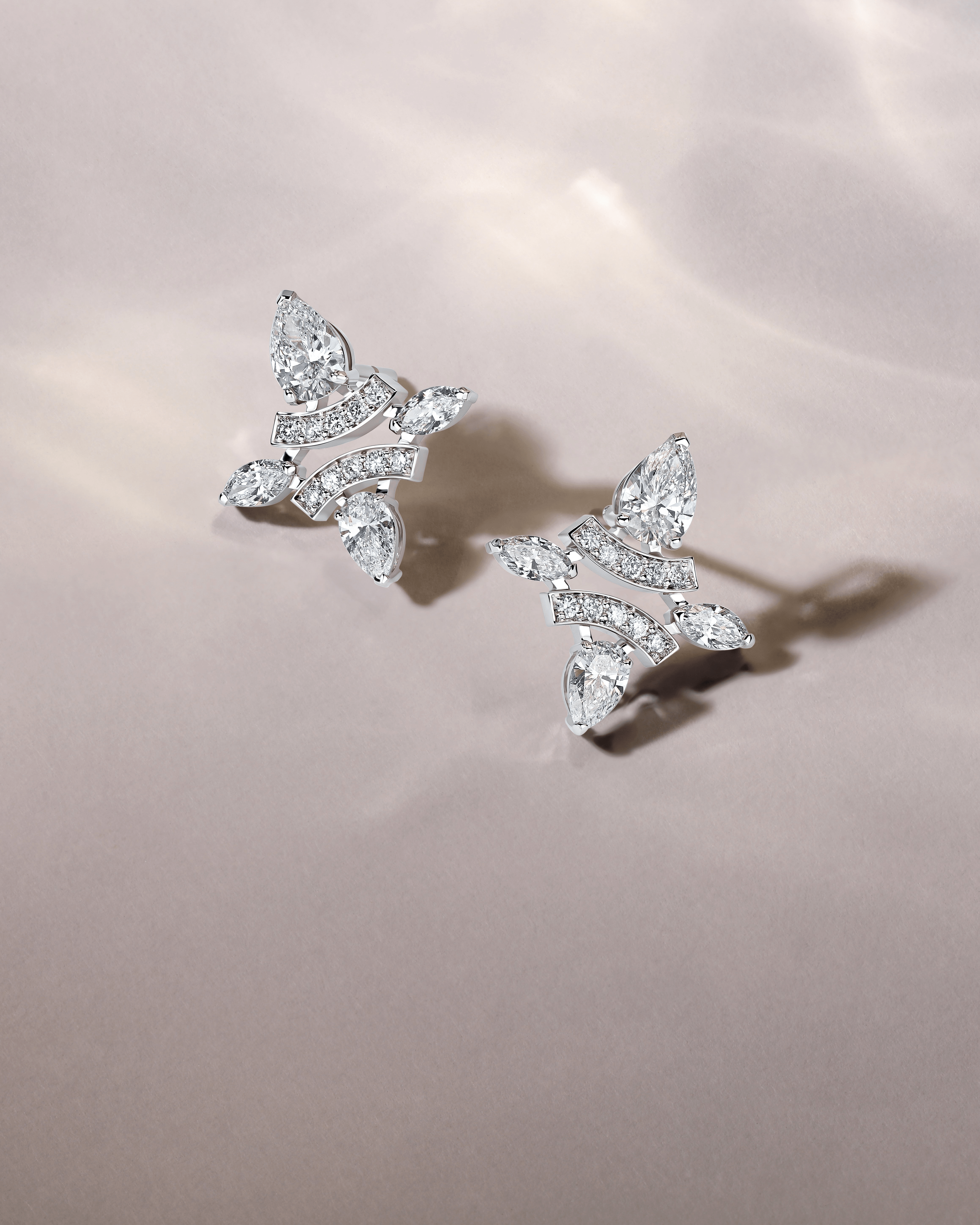 "PROTOSTAR-1" DIAMOND EARRINGS / 1.607 CTW
18k White Gold