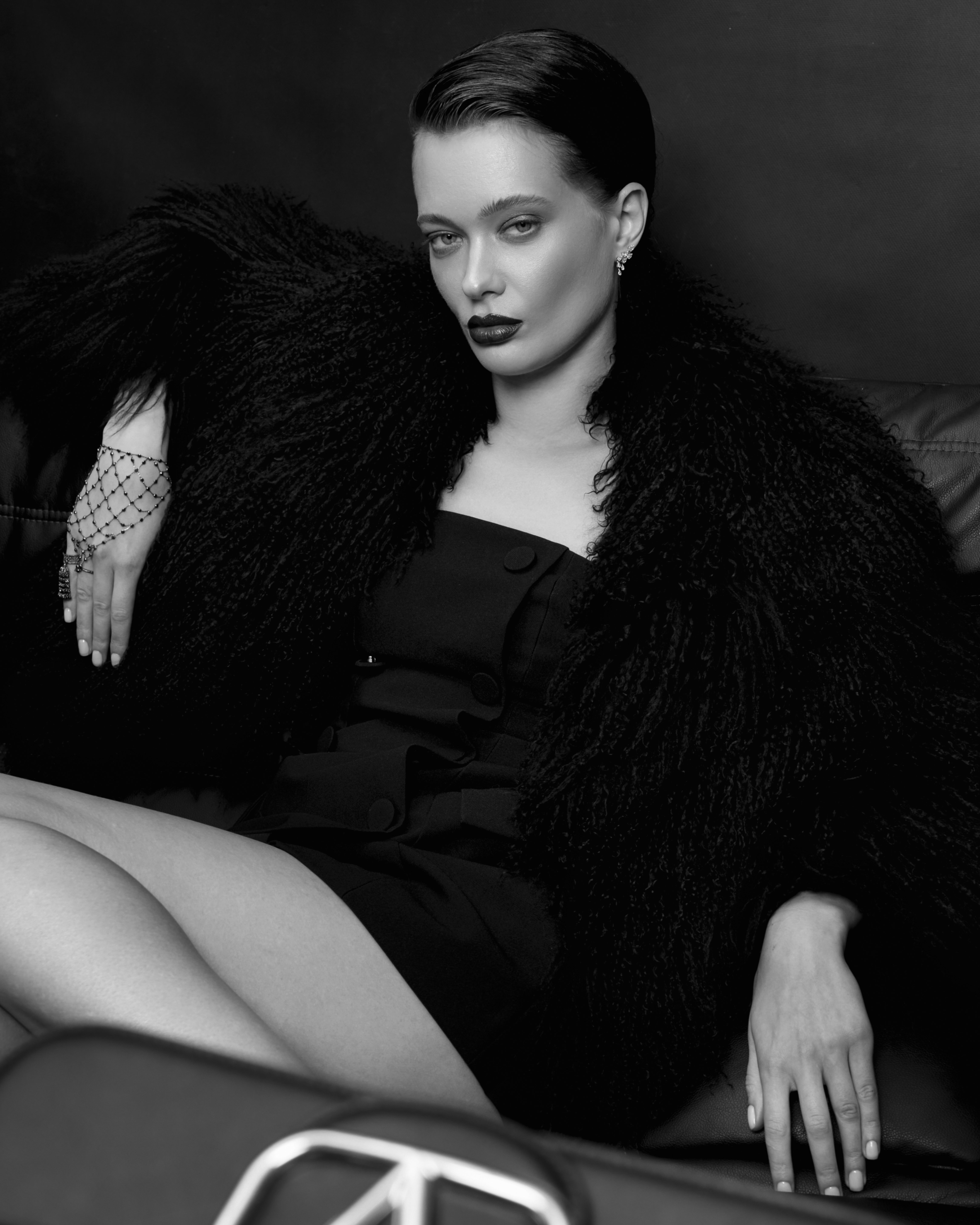 "SPACE STARFALLS" DIAMOND EARRINGS / 3.20 CTW
18k White Gold