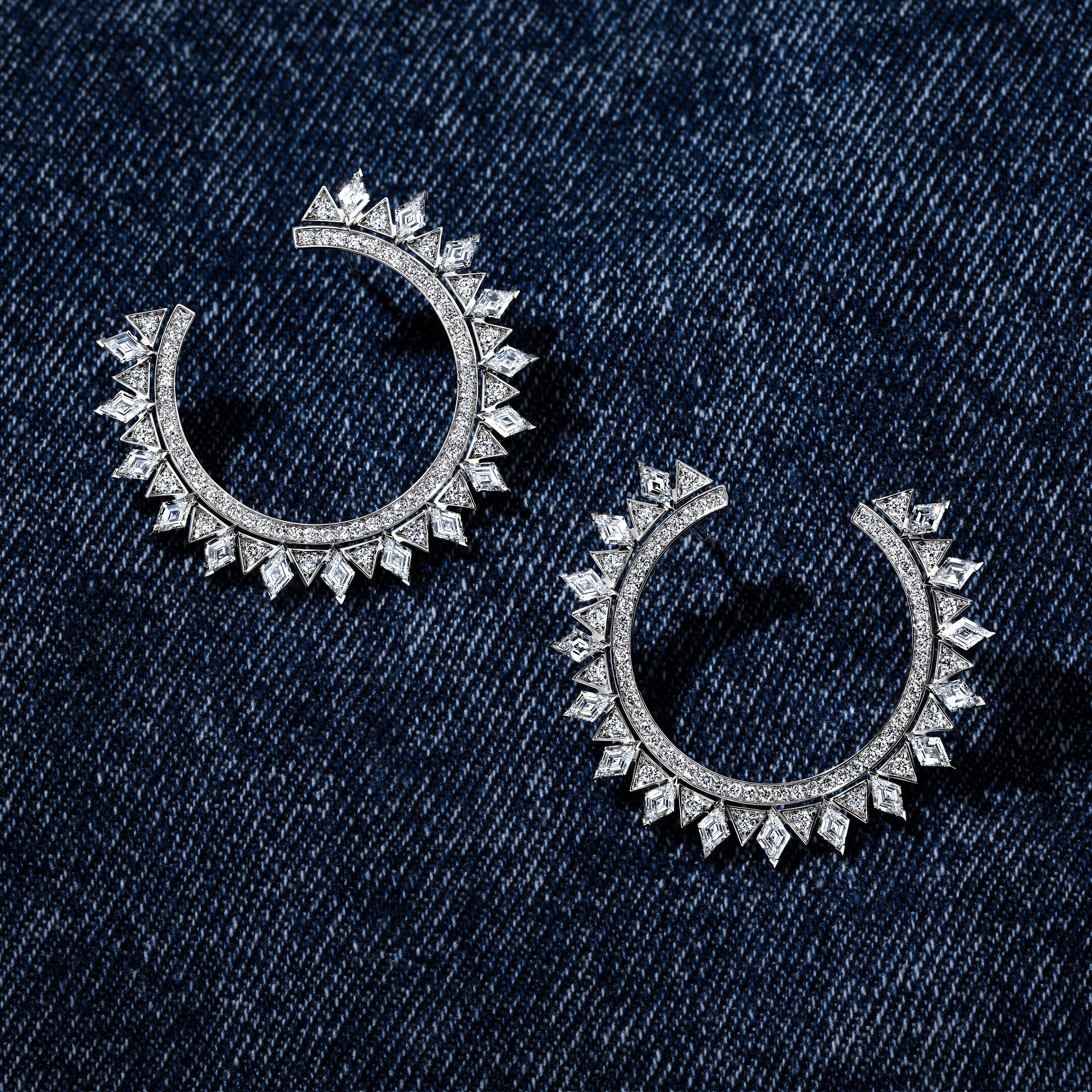 "THE MOON BEAM" DIAMOND EARRINGS / 4.598 CTW
18K White Gold