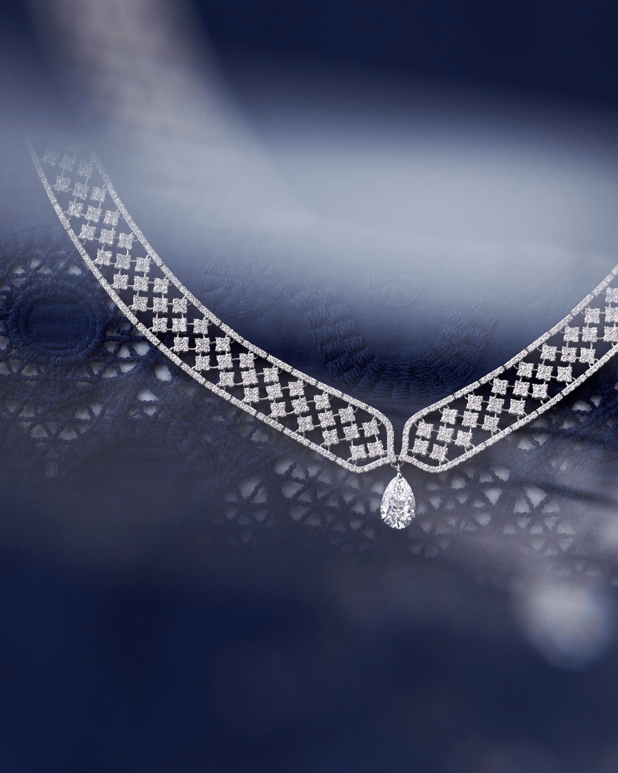 "DIAMOND LACE" DIAMOND NECKLACE / 15.940 CTW
18K White Gold