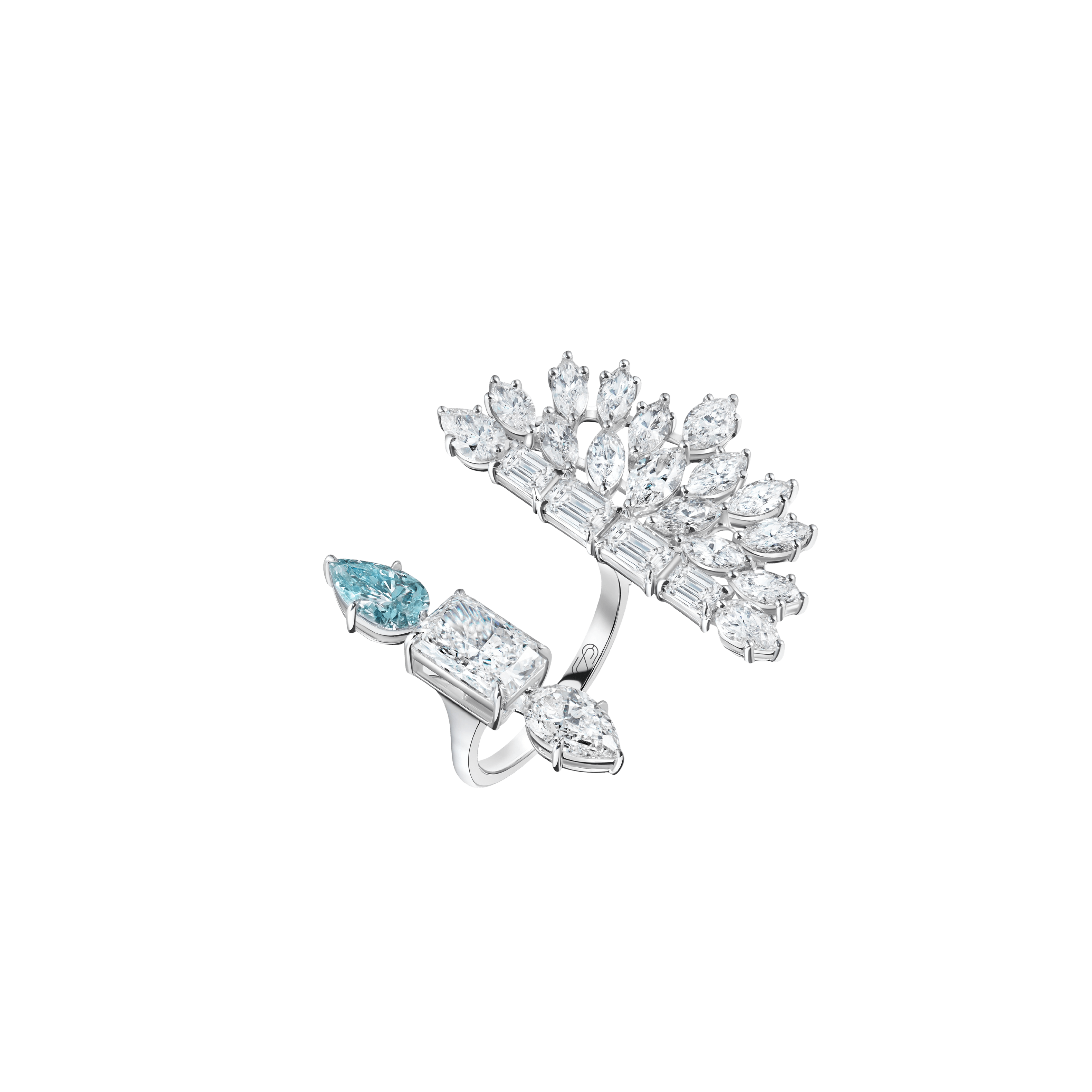 "BLUE COMET" DIAMOND RING / 6.832 CTW
18K White Gold