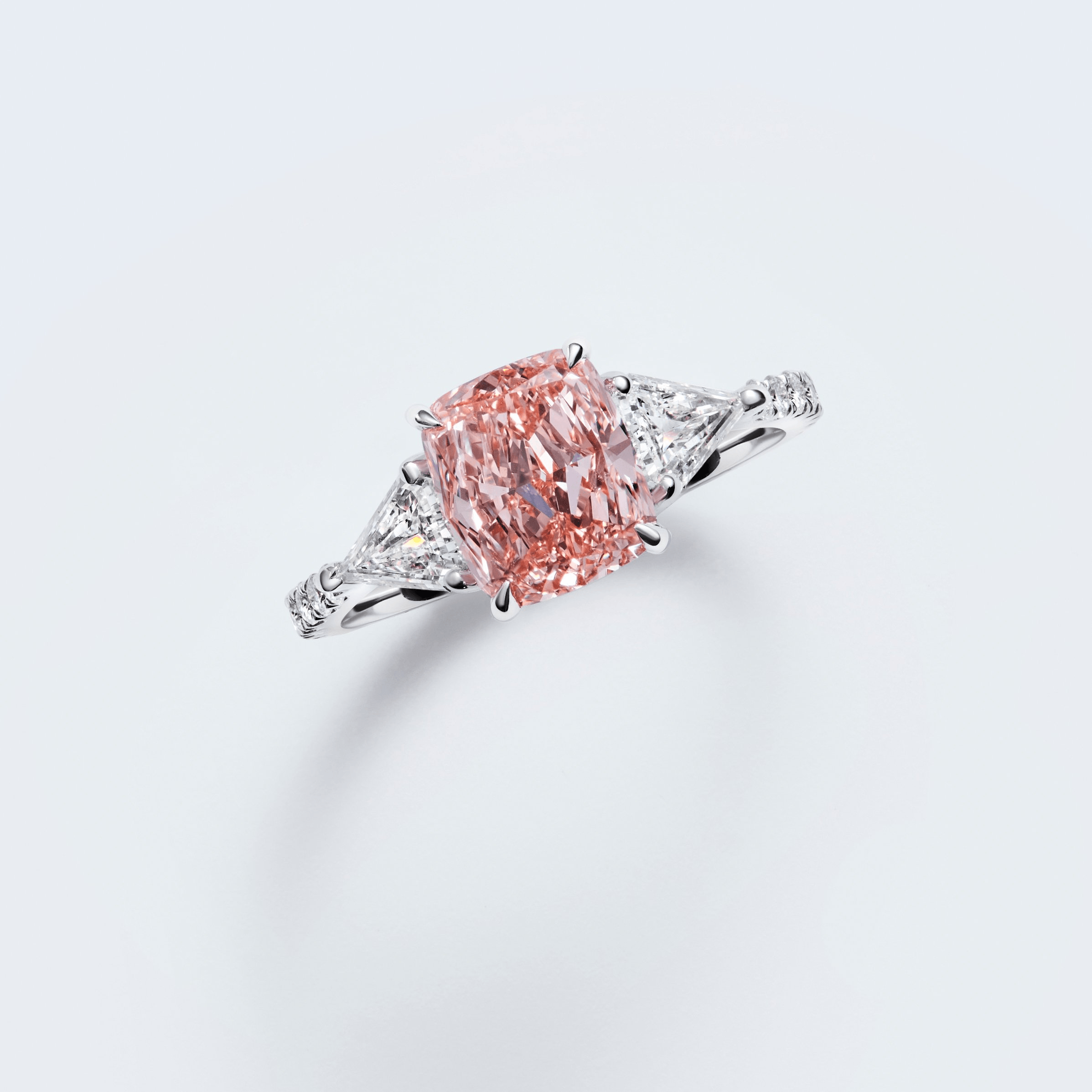 "MАGENTA NEBULA" PINK DIAMOND RING / 2.78 CTW
18K White Gold