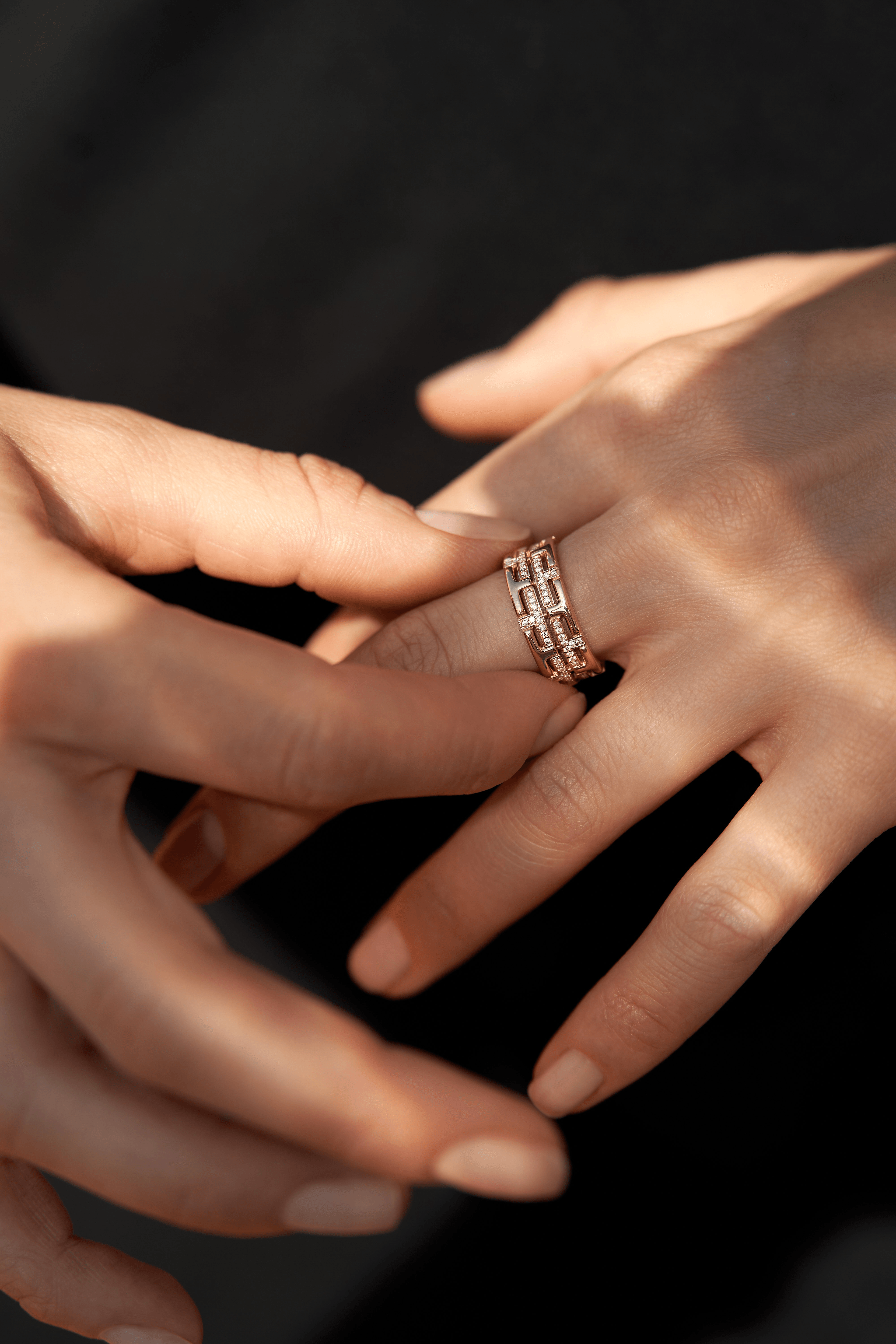 "TTAURI" DIAMOND TRIPLE ETERNITY BAND 120
0.510 CTW 18k Rose Gold