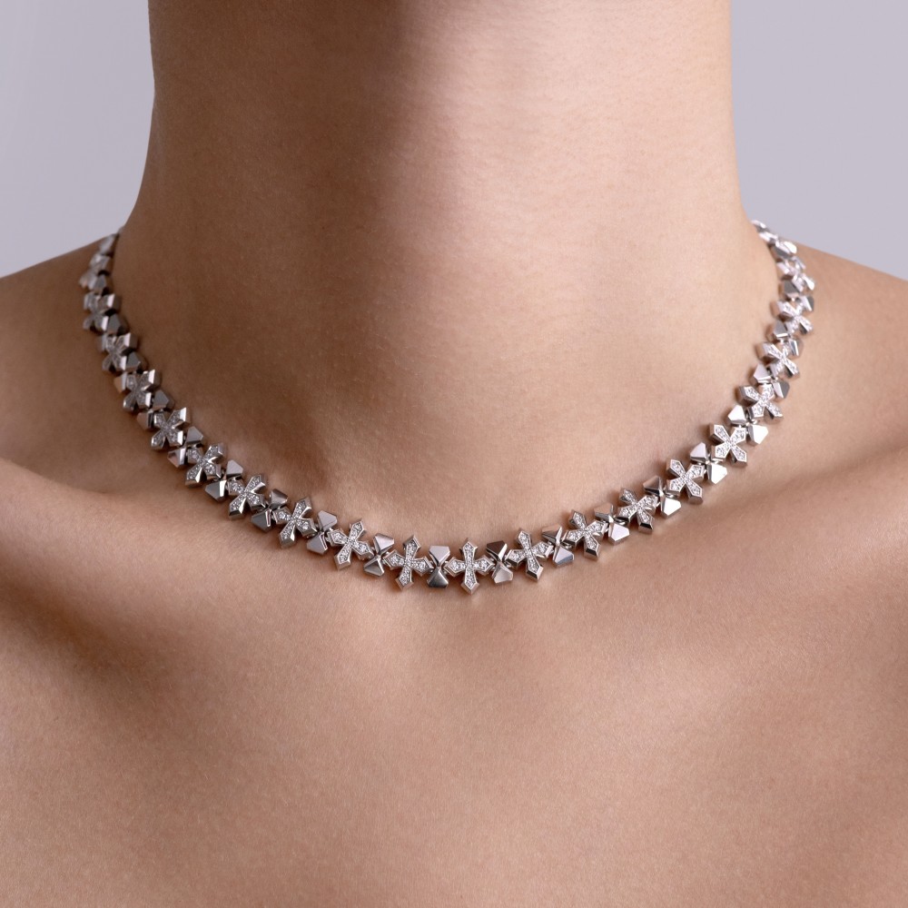 Choker, 18-carat white gold with diamonds