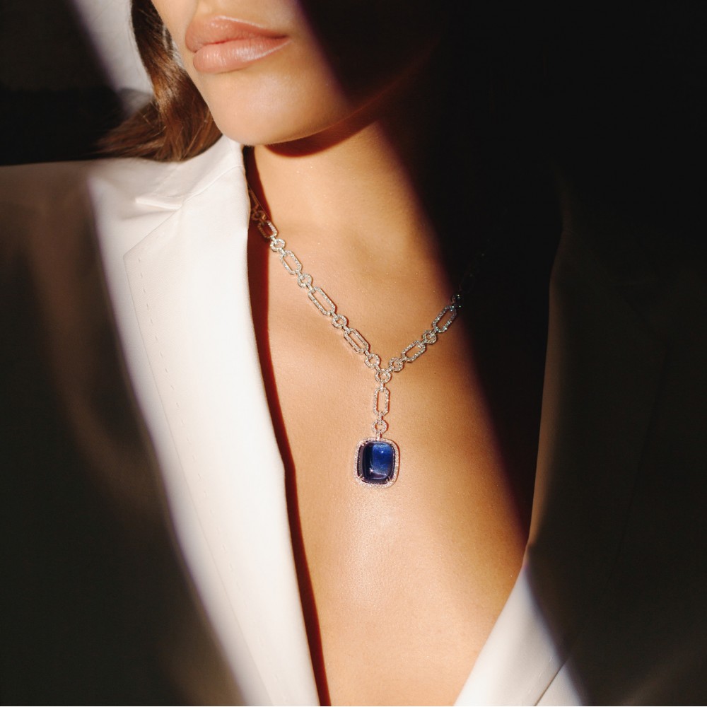 Necklace, 18-carat white gold with diamonds and sapphires