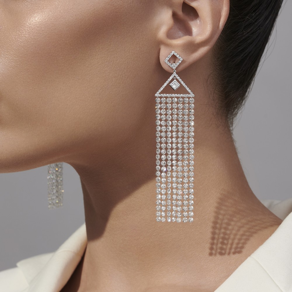 Earrings, 18-carat white gold with diamonds