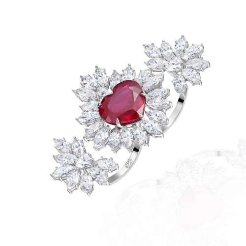 Ring, 18-carat white gold with diamonds and rubies