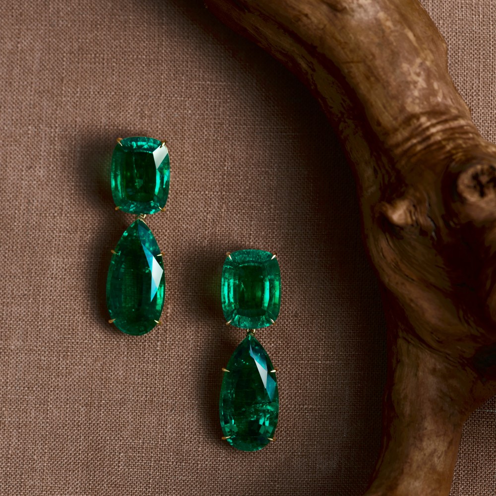 Earrings, 18-carat white gold with emeralds