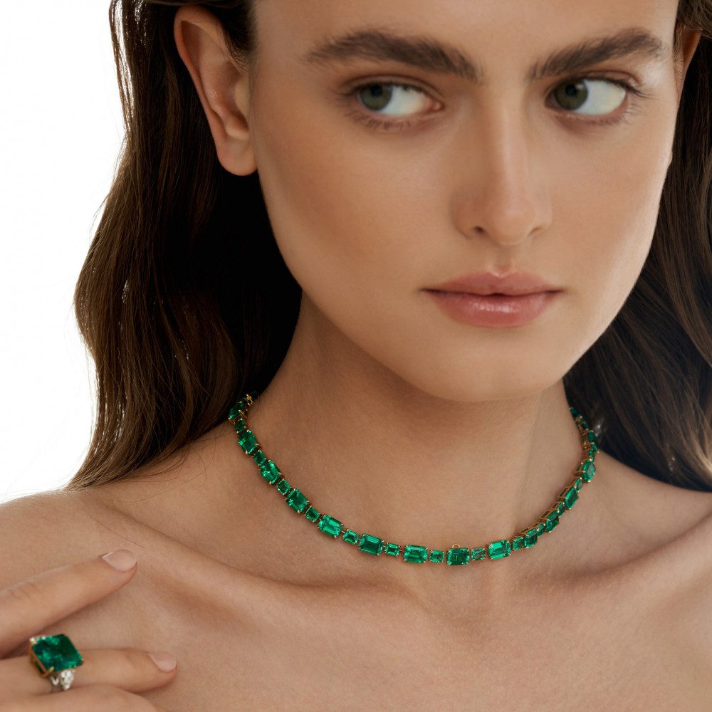 Transformable necklace, 18-carat yellow gold with emeralds