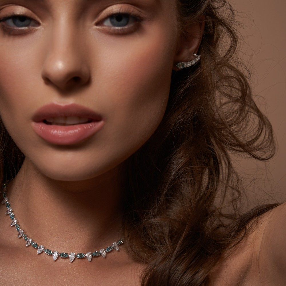 Necklace, 18-carat white gold with diamonds