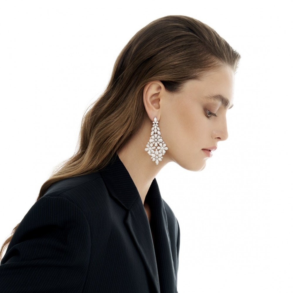 Earrings, 18-carat white gold with diamonds