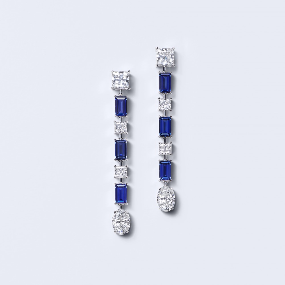 Earrings, 18-carat white gold with diamonds and sapphires