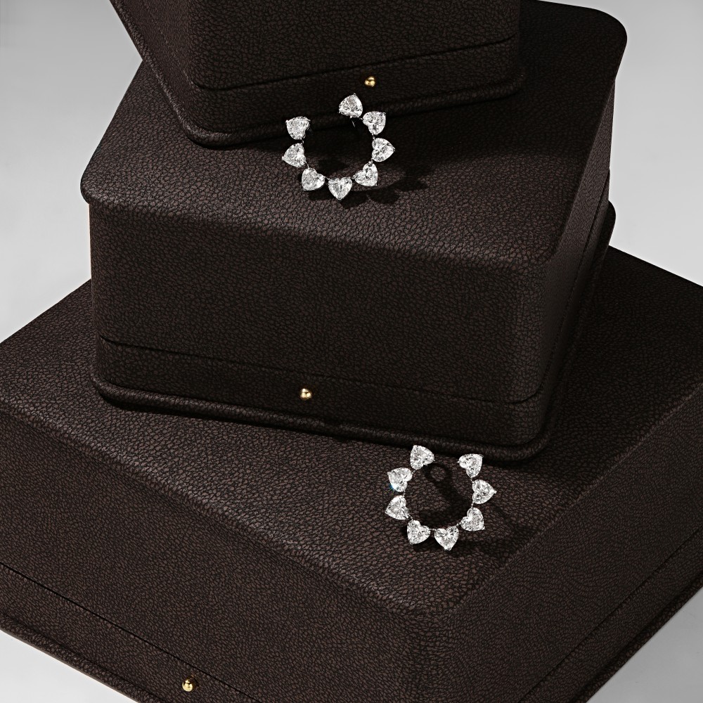 Earrings, 18-carat white gold with diamonds
