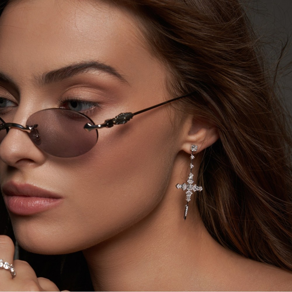 Earring, 18-carat white gold with diamonds
