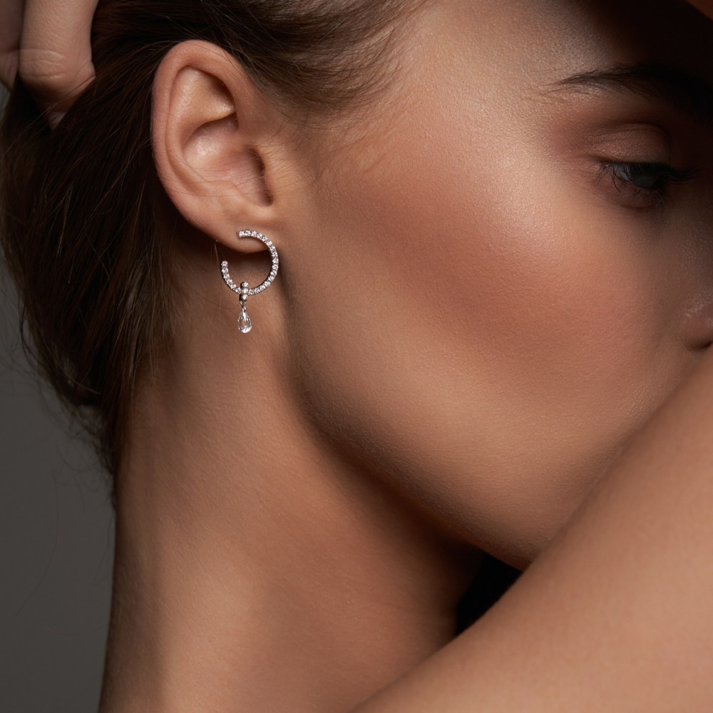 Earrings / Studs, 18-carat white gold with diamonds