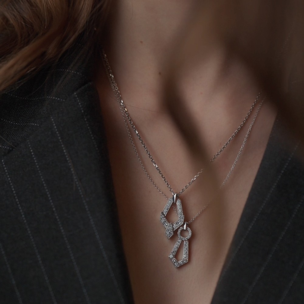 Necklace, 18-carat white gold with diamonds