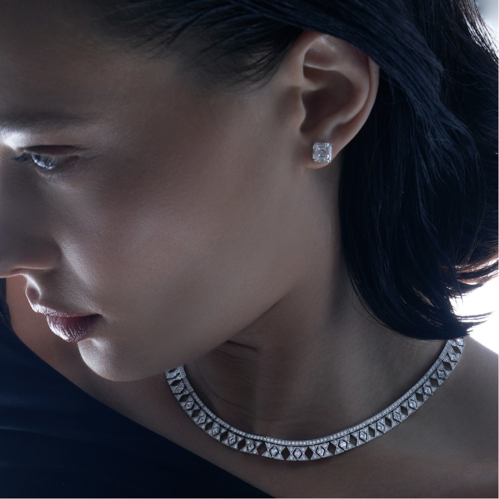 Necklace, 18-carat white gold with diamonds