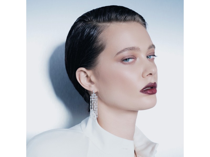 Earring, 18-carat white gold with diamonds