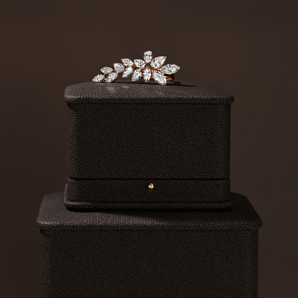 Ring, 18-carat yellow gold with diamonds