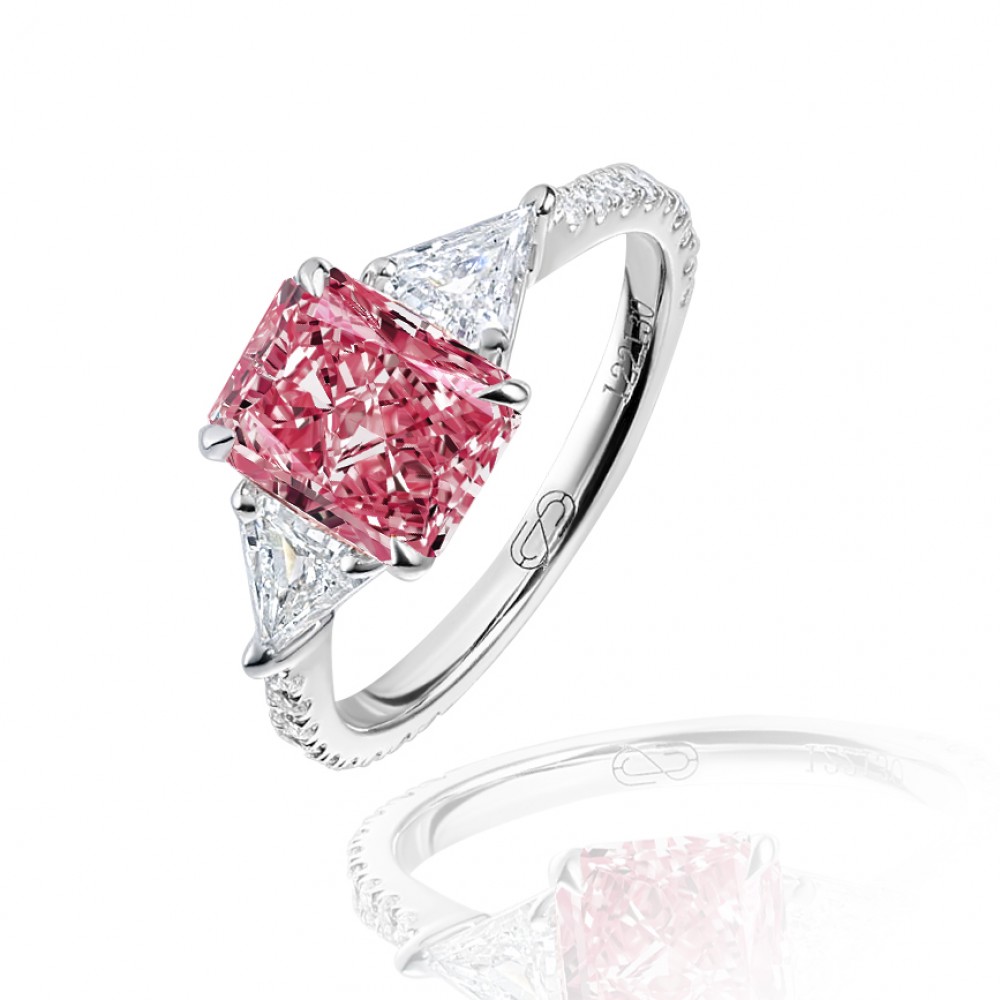 Ring, 18-carat white gold with pink diamonds