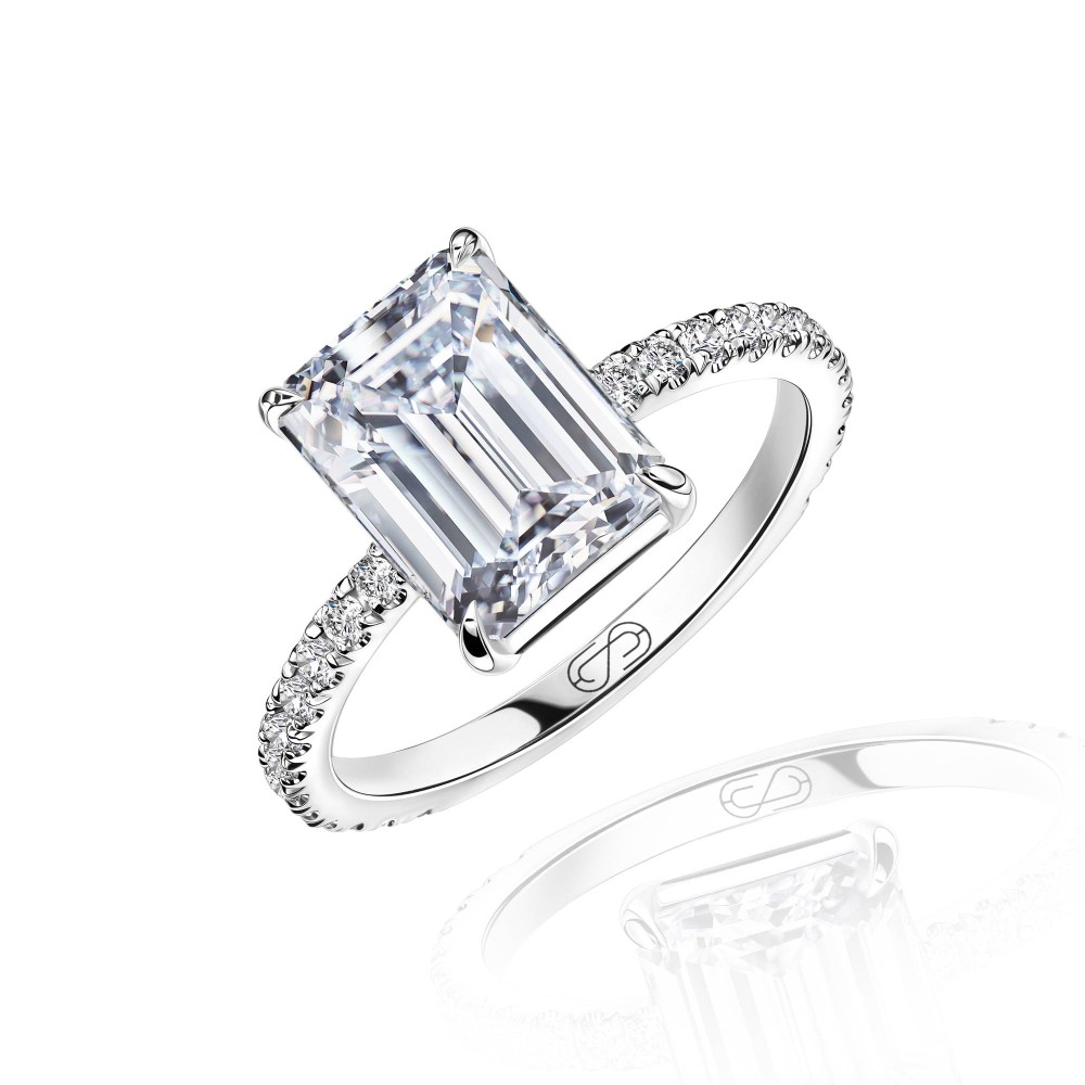 Ring, 18-carat white gold with diamonds