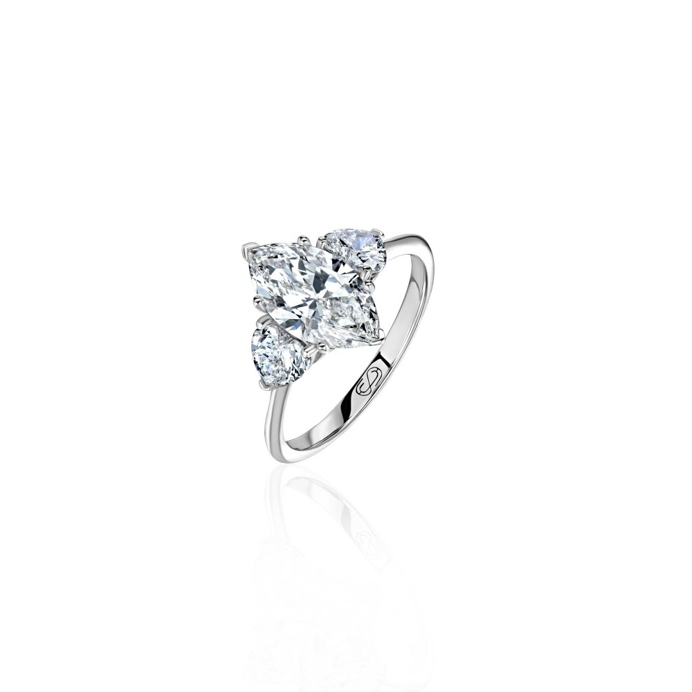 Ring, 18-carat white gold with diamonds