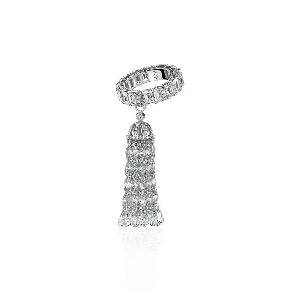 Ring, 18-carat white gold with diamonds