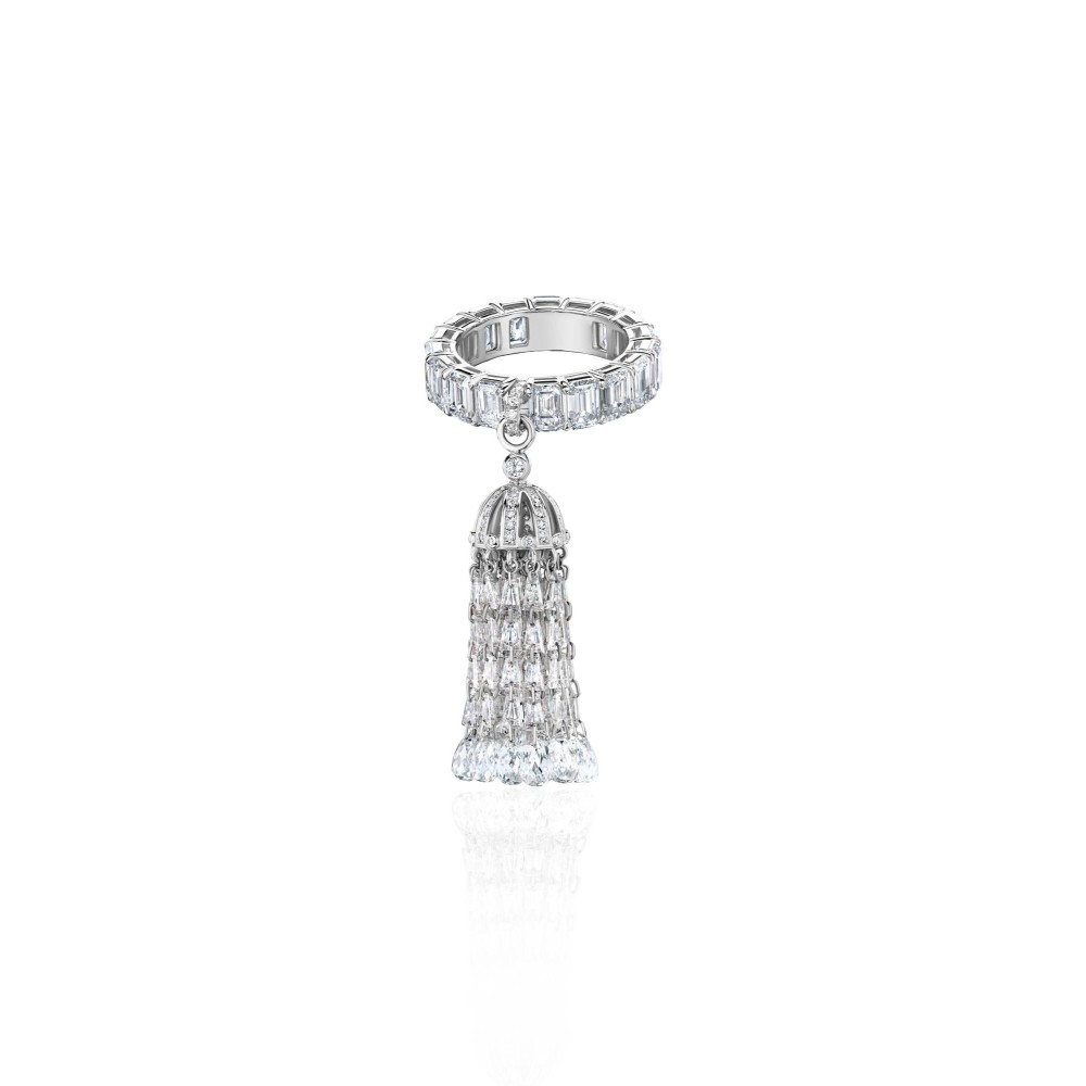 Ring, 18-carat white gold with diamonds