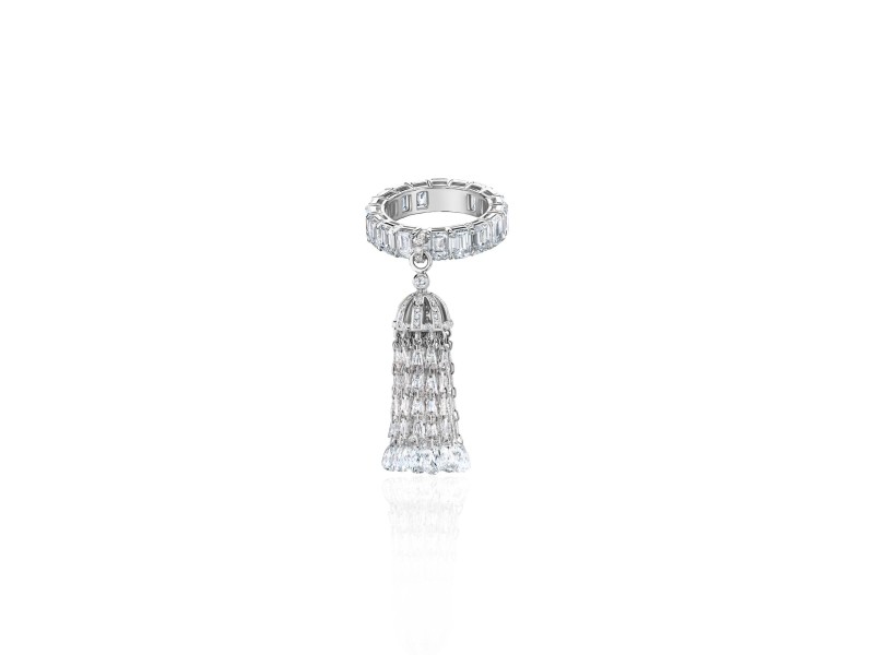 Ring, 18-carat white gold with diamonds