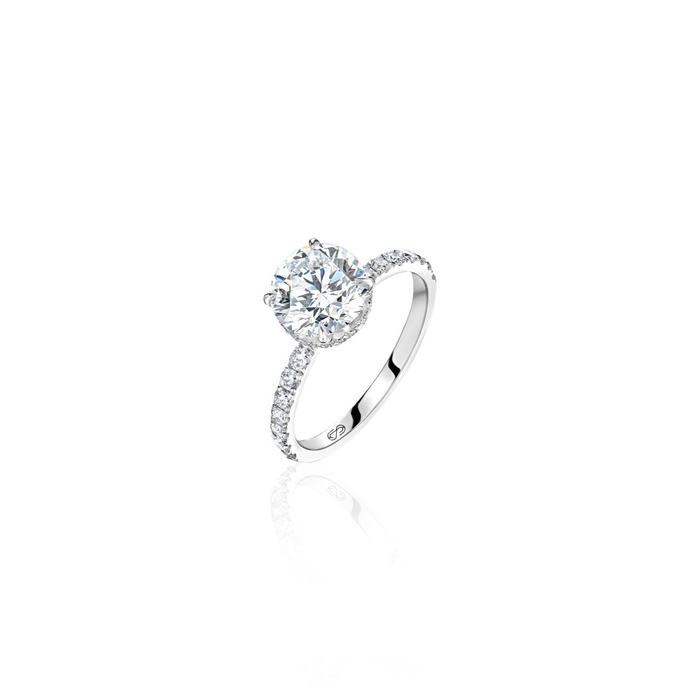 Ring, 18-carat white gold with diamonds