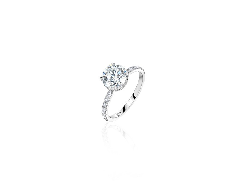 Ring, 18-carat white gold with diamonds