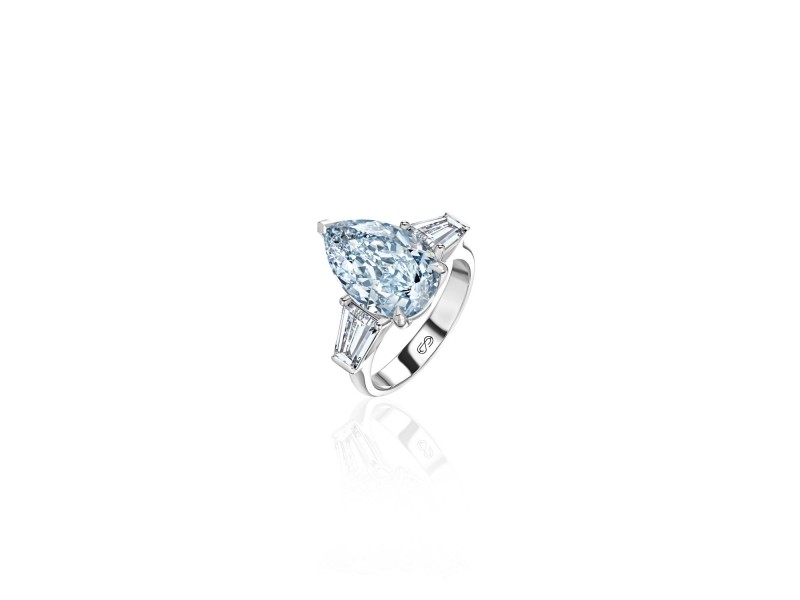 Ring, 18-carat white gold with diamonds