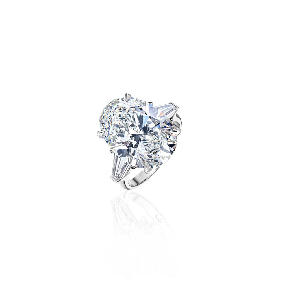 Ring, 18-carat white gold with diamonds