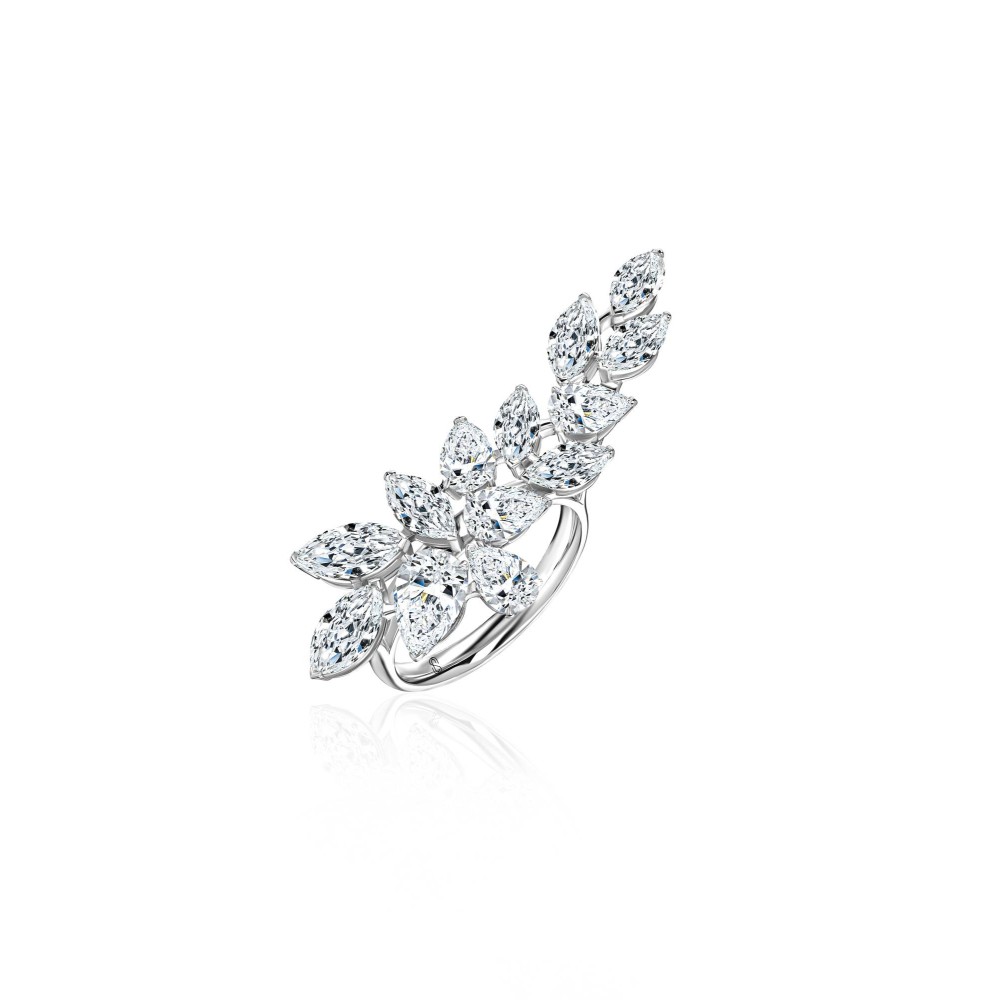 Ring, 18-carat white gold with diamonds