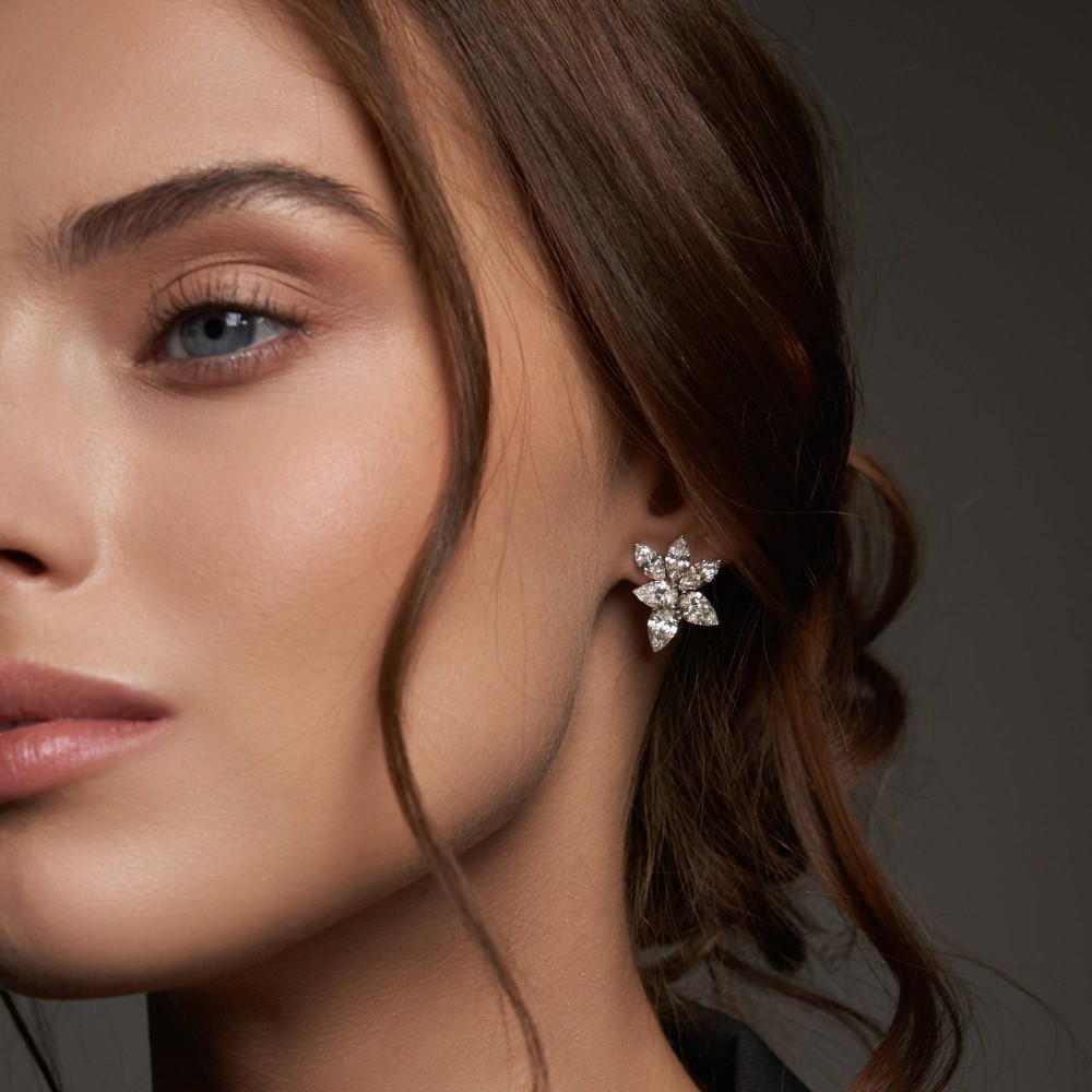 Earring, 18-carat white gold with diamonds