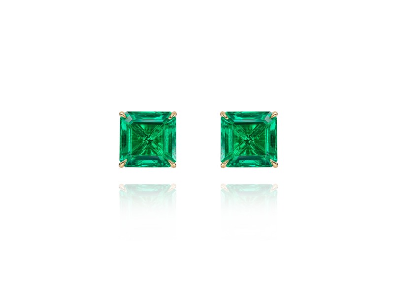 Earring 18-carat Yellow gold with Emerald