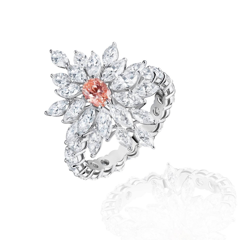 Ring, 18-carat white gold with pink diamonds