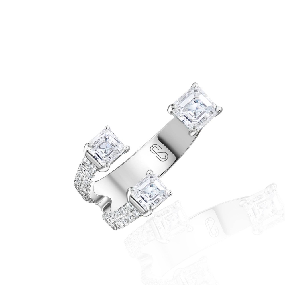 Ring, 18-carat white gold with diamonds